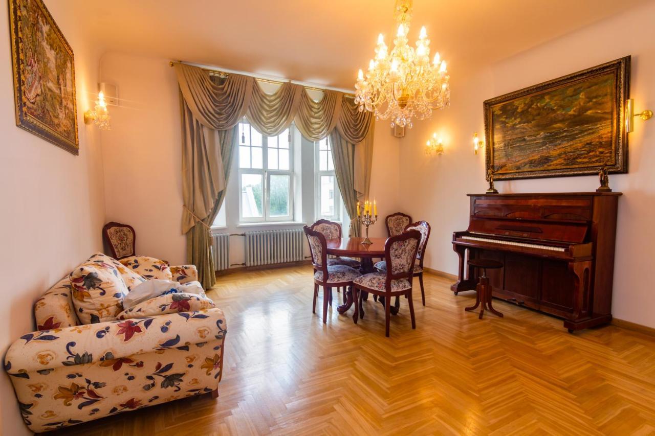 Classic Style Apartment In The Center Of Riga Eksteriør bilde