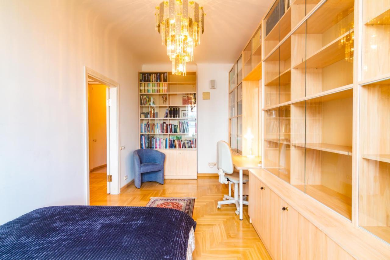 Classic Style Apartment In The Center Of Riga Eksteriør bilde