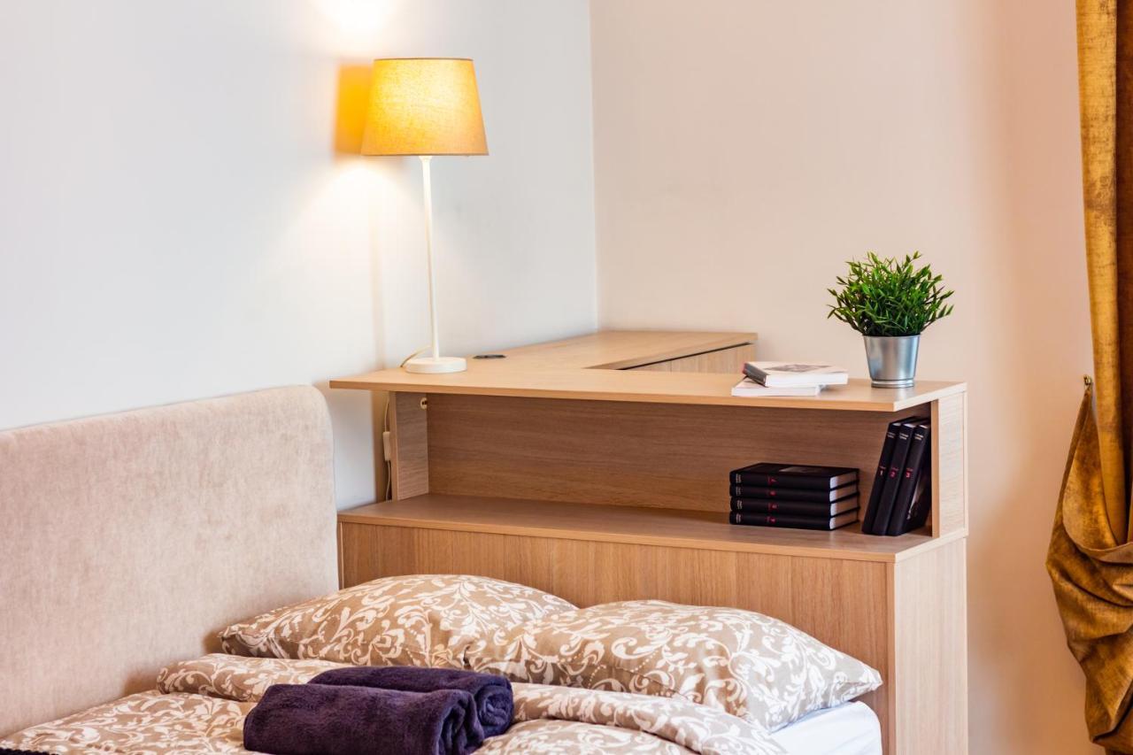 Classic Style Apartment In The Center Of Riga Eksteriør bilde