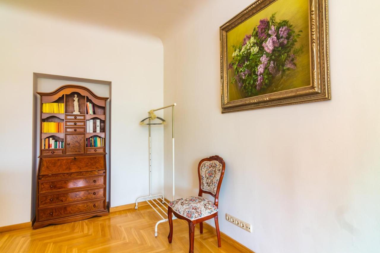 Classic Style Apartment In The Center Of Riga Eksteriør bilde