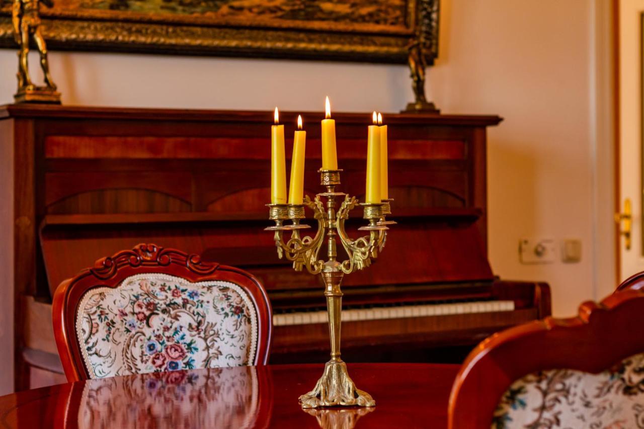 Classic Style Apartment In The Center Of Riga Eksteriør bilde