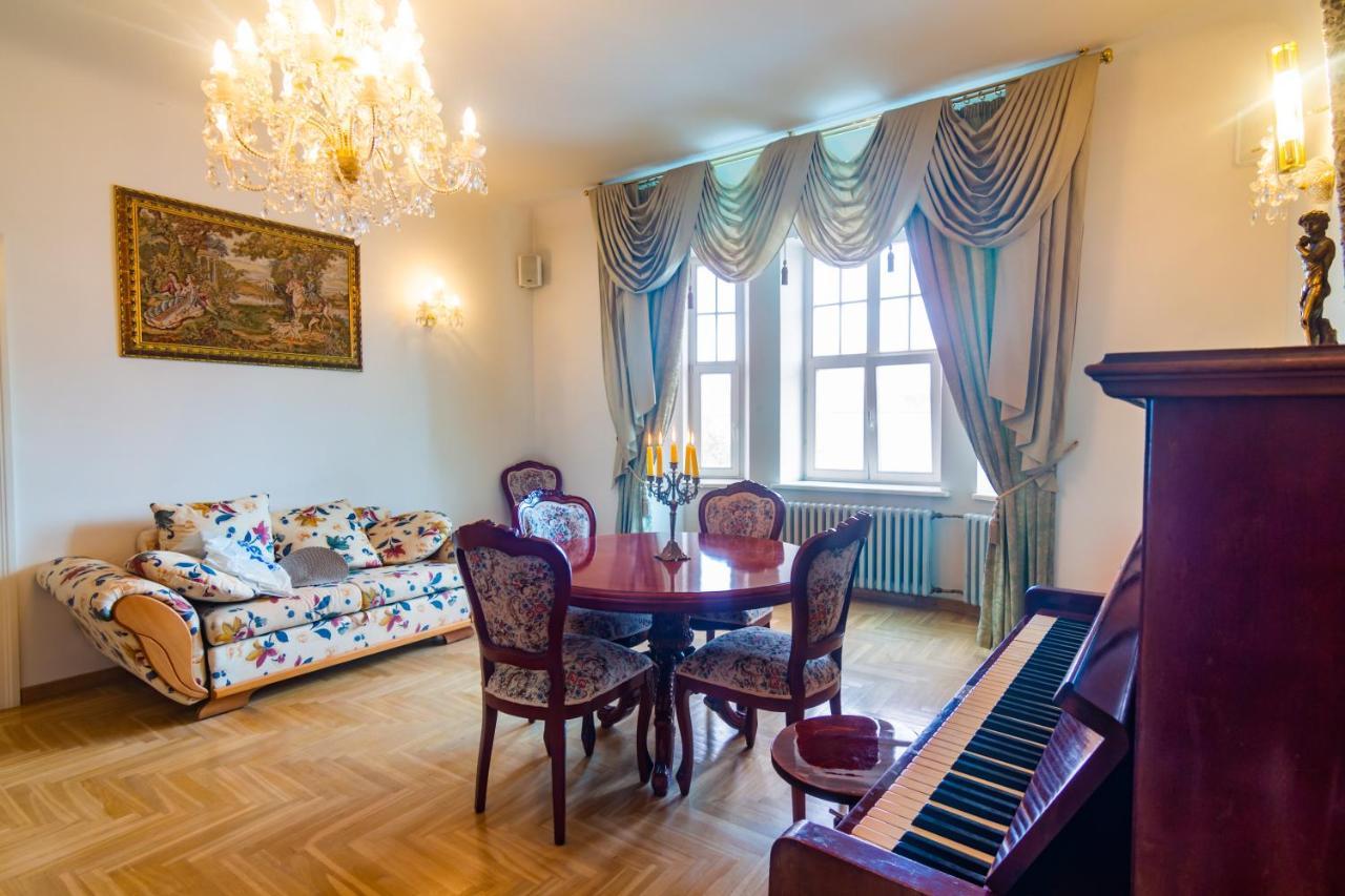 Classic Style Apartment In The Center Of Riga Eksteriør bilde